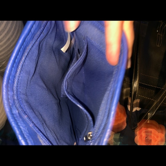 Blue purse - Picture 3 of 3